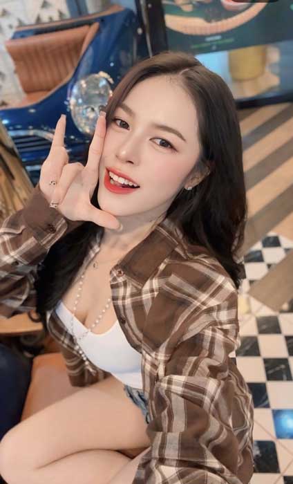 Thiraporn 11