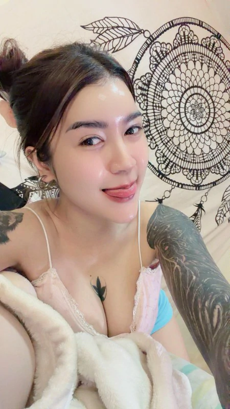 Mook Yee กดติดตาม