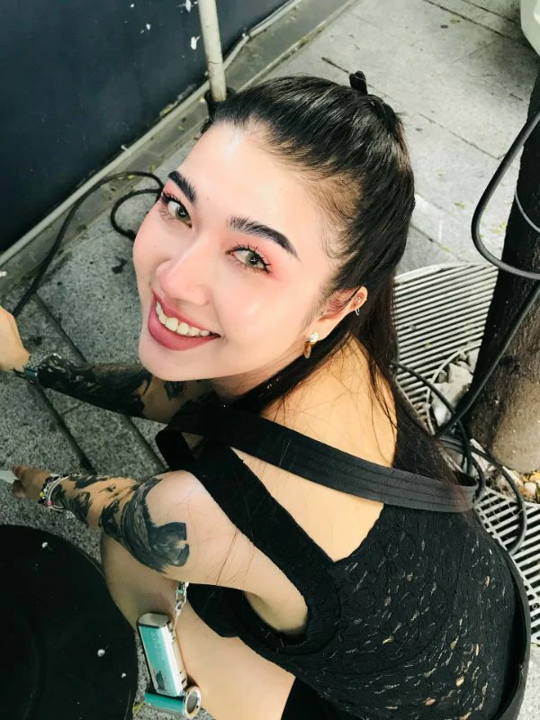 Mook Yee ถ่ายแบบ 