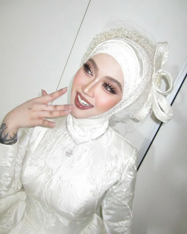 Mook Yee ครีเอเตอร์ 