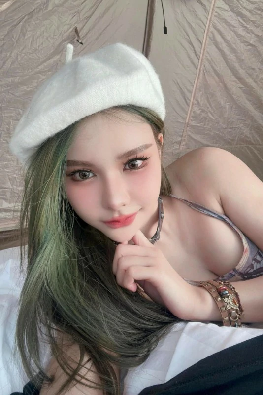 Ploy Theerada สาวสวย