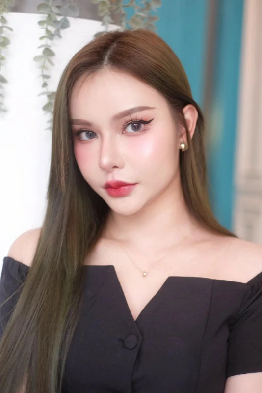 Ploy Theerada เซ็กซี่ 