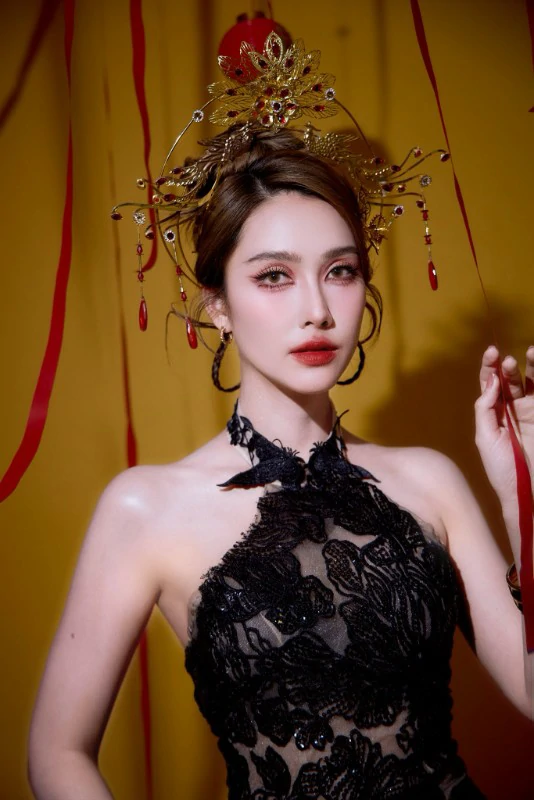 Hana Lewis น้อง ฮาน่า